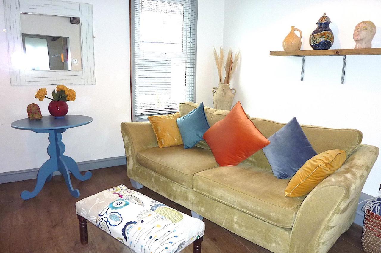 A Wonderful Place In The Hub Of The City, Yet On The Edge Of The Countryside Holiday home